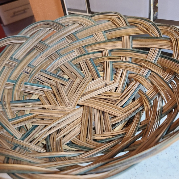 Round Wicker Basket 11 Inch Diameter. 3 Inch Tall. - Picture 11 of 13